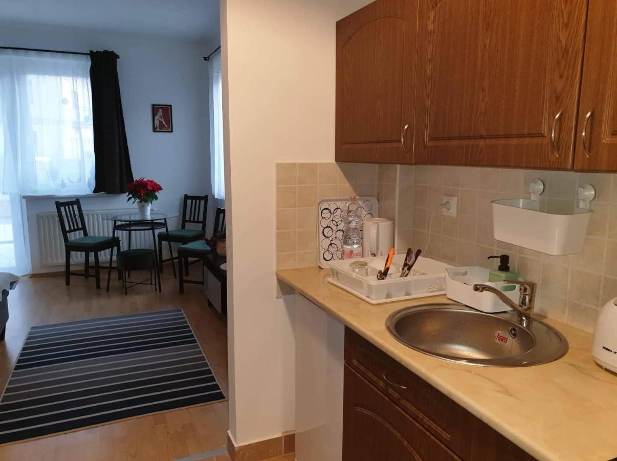 Relax Apartman Veresegyhaz Exterior photo